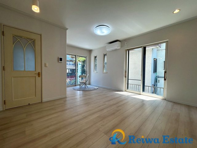 中古戸建　茅ヶ崎市高田4丁目の居間・リビング