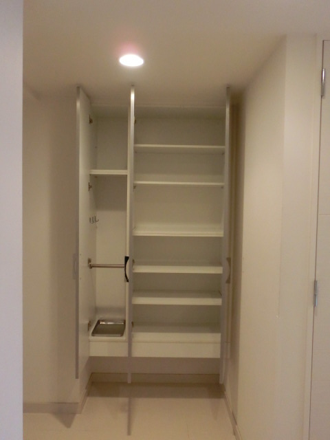 大阪市中央区安堂寺町２丁目の賃貸マンションの収納