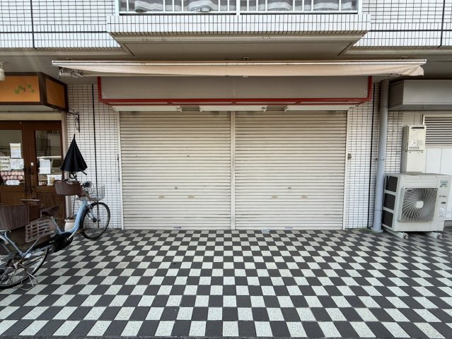 【エントランス】 | UTOPIA KASHIWARA（ユートピア柏原） | 正面