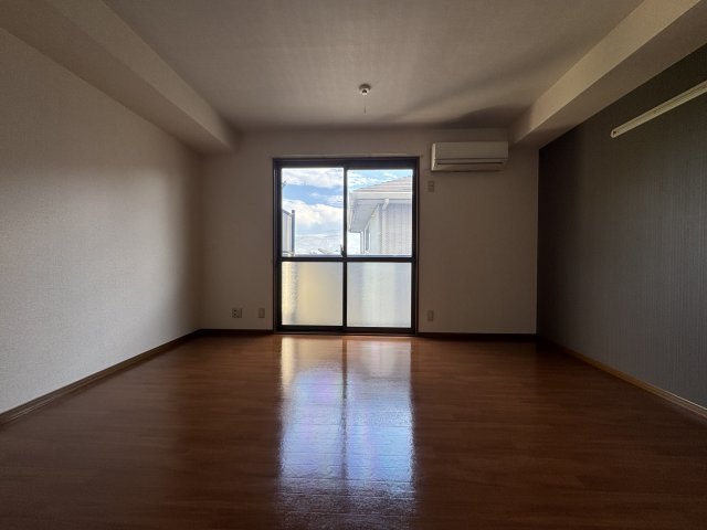 オーク玉田の洋室