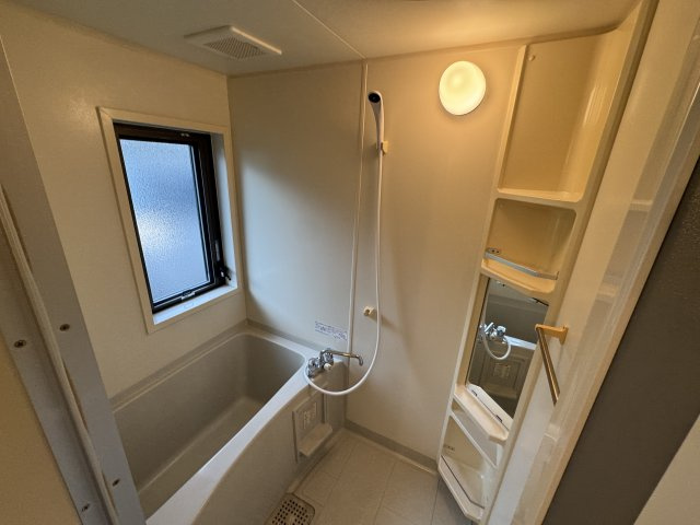 オーク玉田の浴室