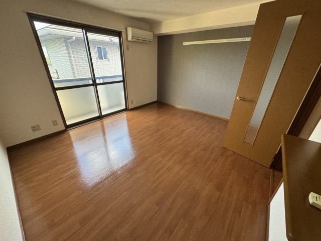 オーク玉田の洋室