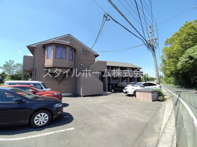 【駐車場】 | セザンヌ細谷 | 駐車場完備です