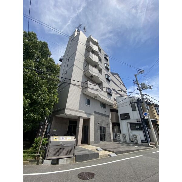 クィーンライフ巽の外観