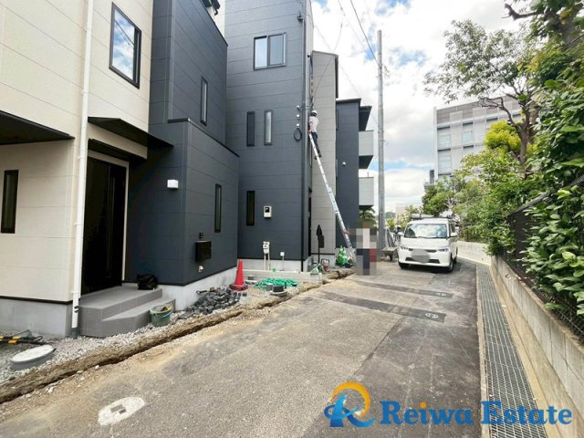 新築戸建　藤沢市辻堂神台2丁目の前面道路含む現地写真