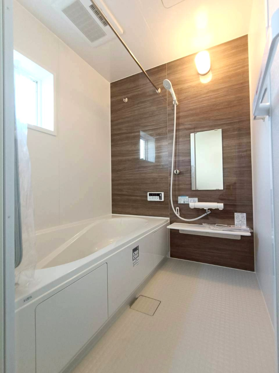 吉川市　上内川　新築戸建　全2棟の浴室|施工例です