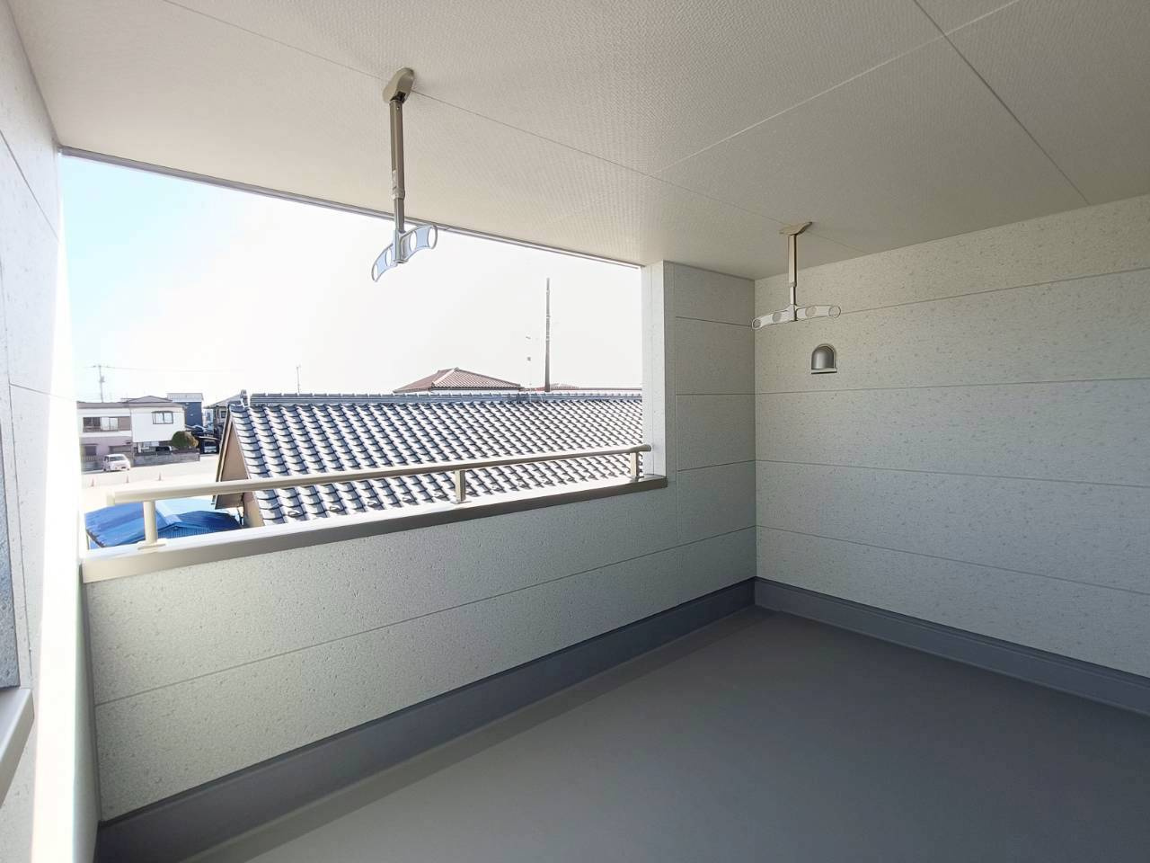 吉川市　上内川　新築戸建　全2棟のバルコニー|施工例です