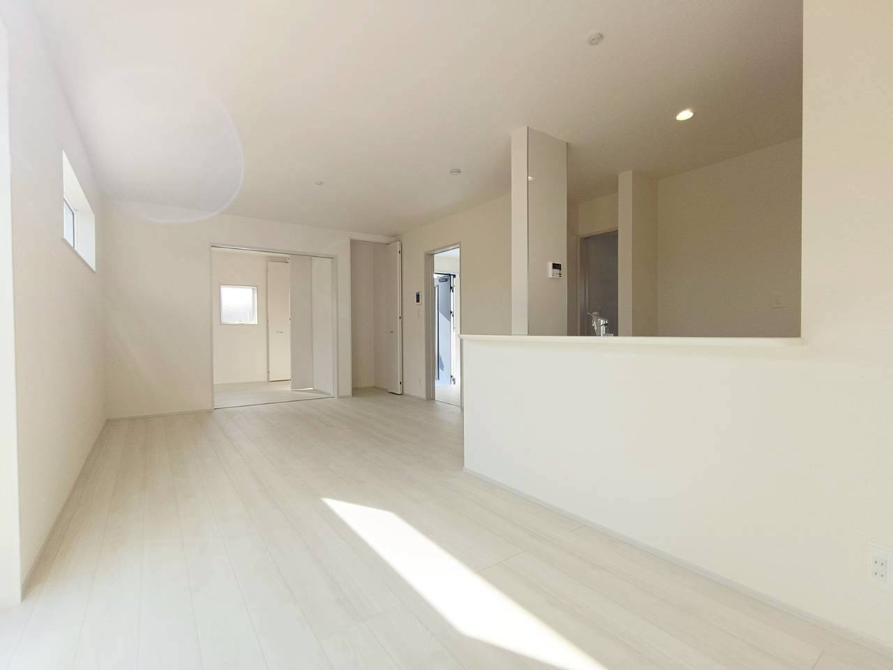 吉川市　上内川　新築戸建　全2棟の居間・リビング|施工例です