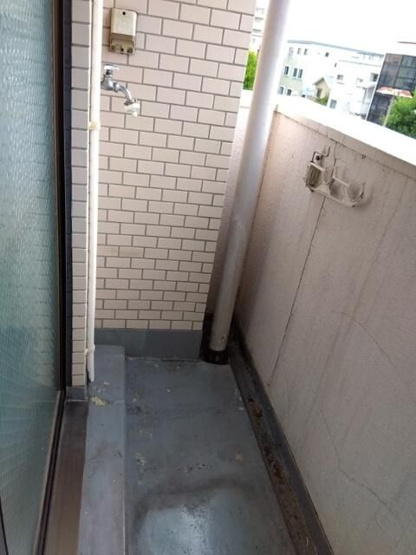【バルコニー】