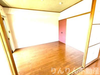 【洋室】 | ハウズ坂口 | 落ち着いた色調の洋室です