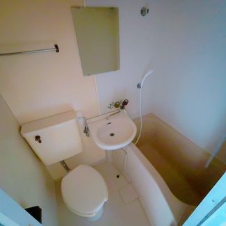 【浴室】 | レオパレス北久里浜第11 | コンパクトで使いやすいシャワー浴室とトイレです