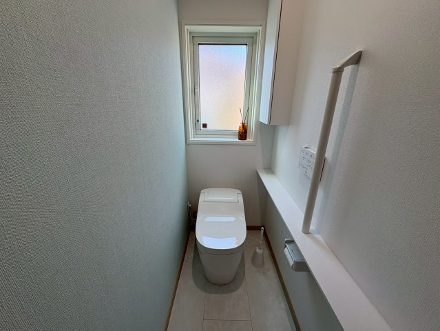 泉中央五丁目中古戸建のトイレ|お手洗いもキレイな状態です♪
【行橋市　中古戸建】