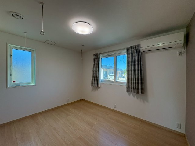 泉中央五丁目中古戸建の洋室|洋室もキレイな状態です♪
【行橋市　中古戸建】