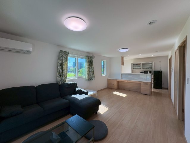 【居間・リビング】の画像