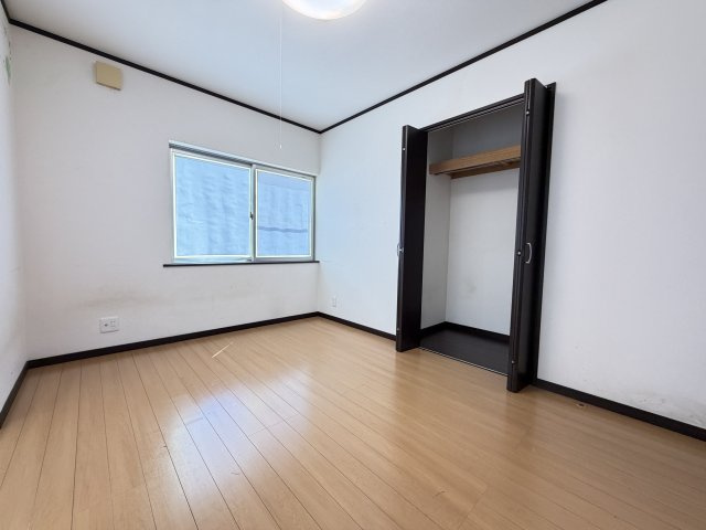 前橋市上佐鳥町　中古住宅の収納|■2階洋室収納