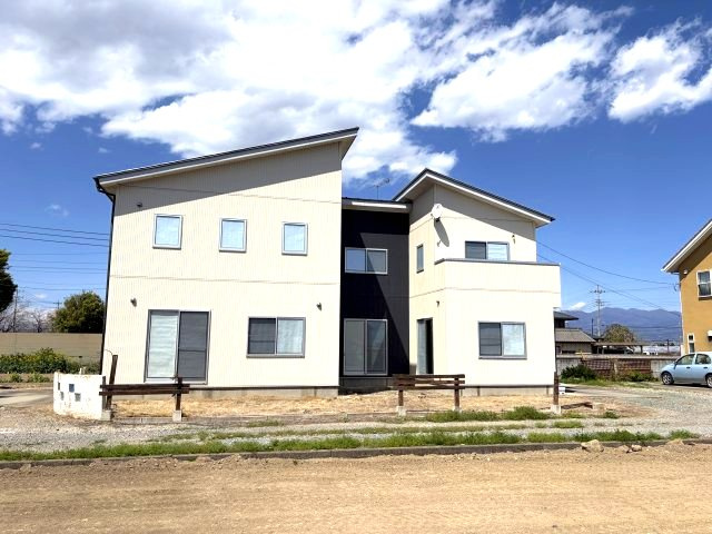 前橋市上佐鳥町　中古住宅の外観|■中庭を配した大型住宅！