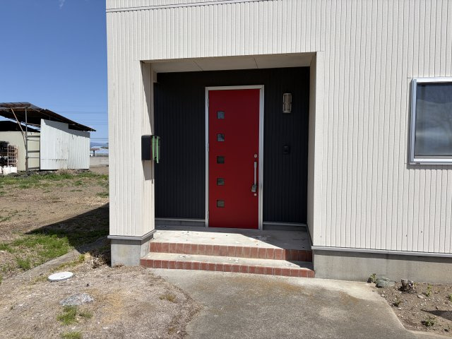 前橋市上佐鳥町　中古住宅の玄関|■モダンな玄関