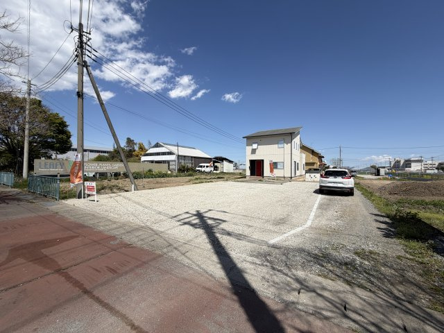 前橋市上佐鳥町　中古住宅の駐車場|■駐車場は4～5台可能です