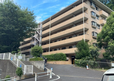 【外観】 | 八王子北野台パークホームズ | マンションの外観は非常に重要なポイントです！外観の善し悪しは資産価値に大きな影響を与えます。外観のいいマンションを購入することで、高値で売却がしやすく、買い手が見つかりやすいというメリットがあります。