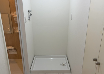 【ランドリースペース】 | 八王子北野台パークホームズ | ランドリースペースも気になります。洗濯機置場があり「洗う、干す、取り込む、アイロンがけ、たたむ」など、洗濯に関する家事をするための空間です。広さや収納など付帯設備も含めて、詳細は現地でご確認ください。