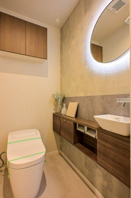 【トイレ】 | THE TOKYO TOWERS SEA TOWER | 落ち着いた色調のトイレです