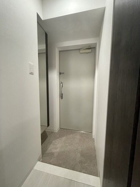 グリーンコート中島の玄関