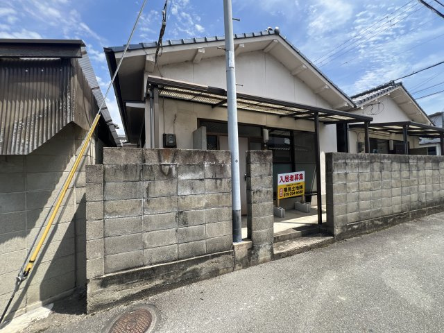 飾西井上貸家の外観
