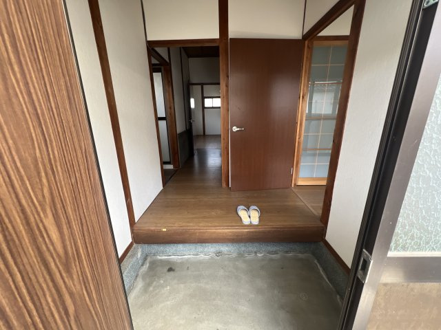飾西井上貸家の玄関