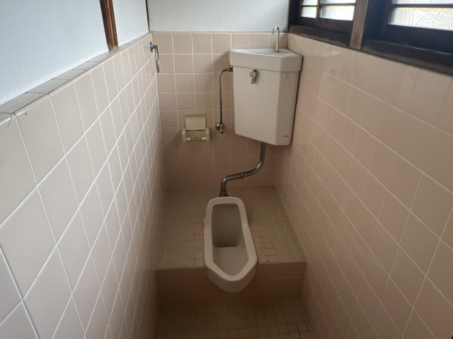 飾西井上貸家のトイレ