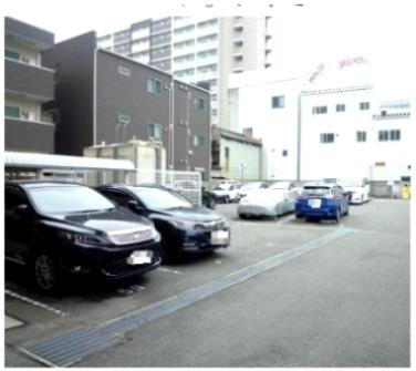 ローズステージ泉大津駅前Ⅱ番館の駐車場
