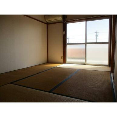 サンシャイン旭の和室