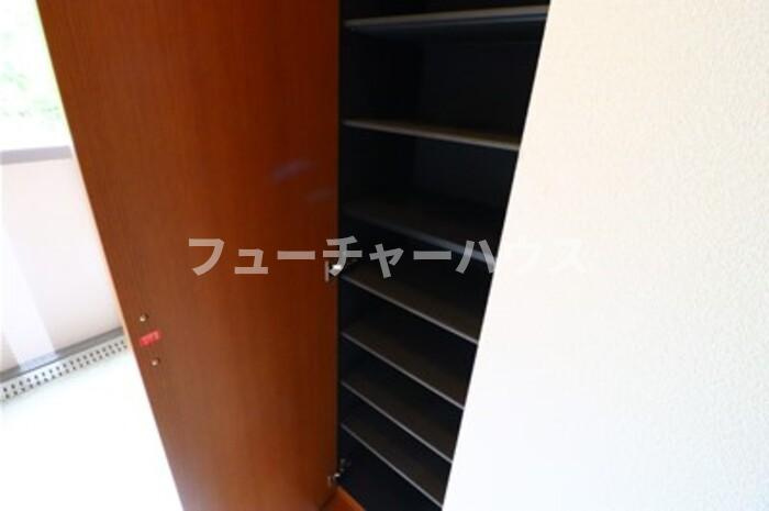 グレースヒルズ　Ⅰ・Ⅱの玄関