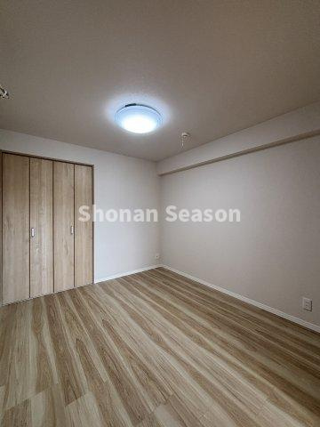 【洋室】 | 全室クロス張替え済み♪お掃除しやすい全室フローリングです◎