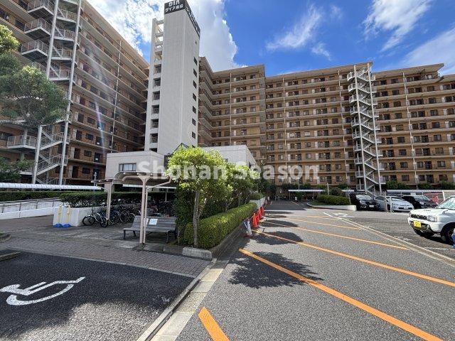 【外観】 | 駐車場は月5500〜6500円（要確認）です◎