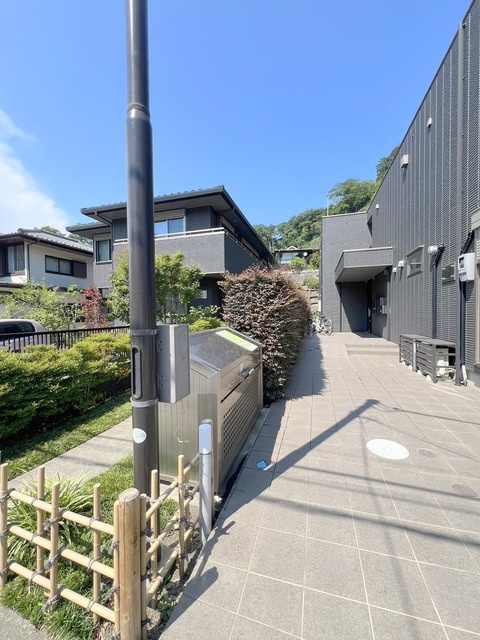 KONAYA北鎌倉Ⅱのエントランス