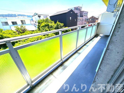 【バルコニー】 | ハウズ坂口 | 暖かな日差しのふりそそぐバルコニー