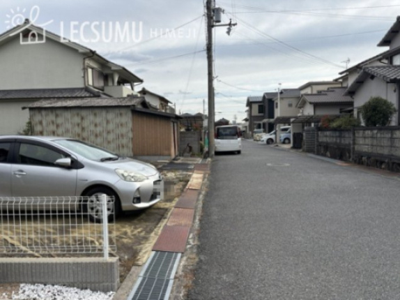姫路市広畑区才/売土地の前面道路含む現地写真