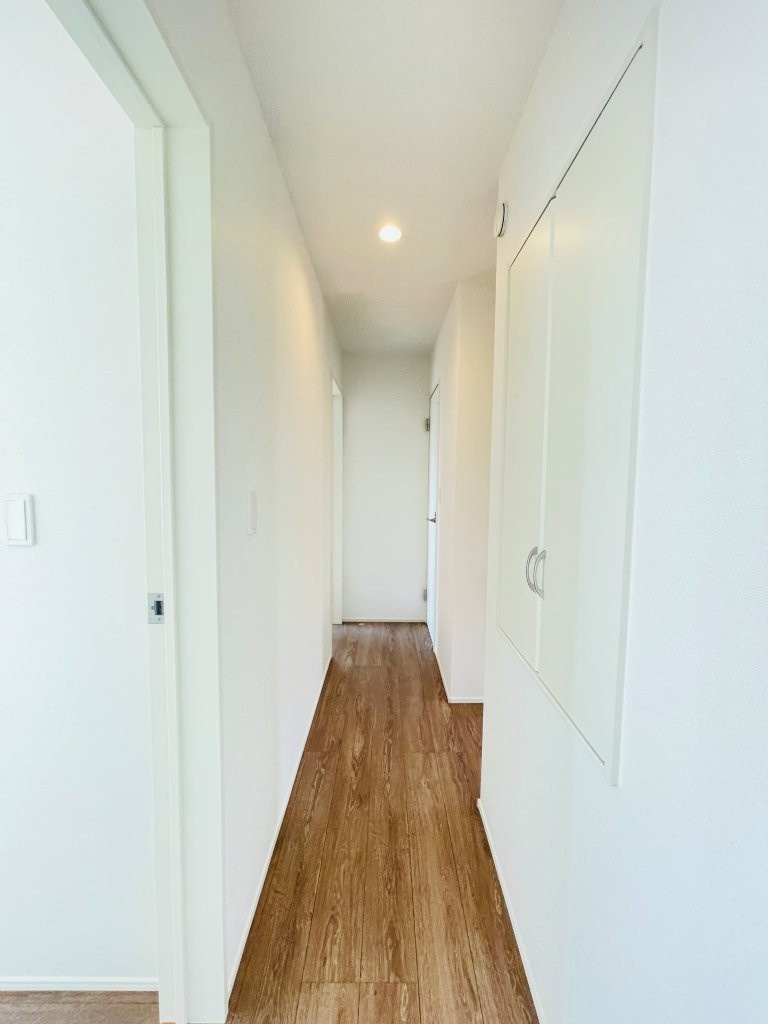 豊田市栄町　新築分譲住宅　全3棟　2号棟のその他共用部分|2階廊下にも便利な収納付き♪