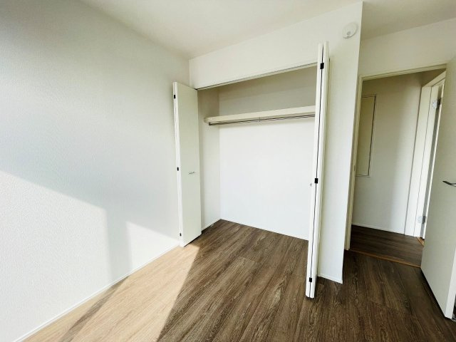 豊田市栄町　新築分譲住宅　全3棟　2号棟の収納|豊富な数のクローゼットには、衣類、日用品、家族の思い出まで大切に保管できます♪