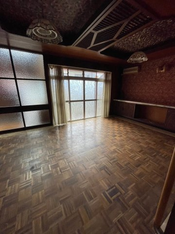 星原町5-54　中古住宅の洋室|窓が多く日当たりもいいお部屋です