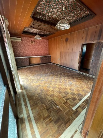 星原町5-54　中古住宅の洋室|クラッシックな応接間