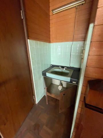 星原町5-54　中古住宅の洗面所|2階　洗面
リフォームして手洗いボウルにするのもおしゃれです☆