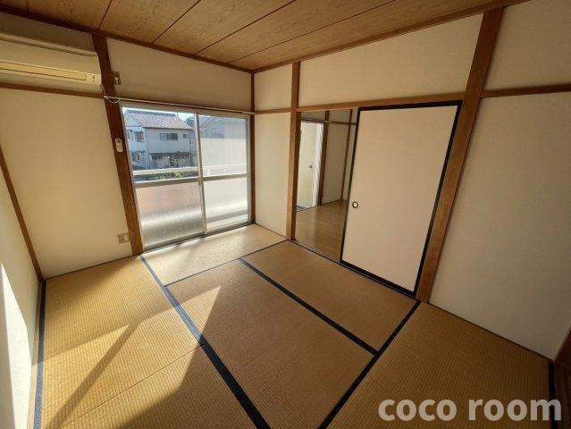 サンシャイン旭の和室