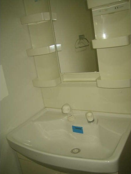 Casone asso(カゾーネアッソ)の洗面所