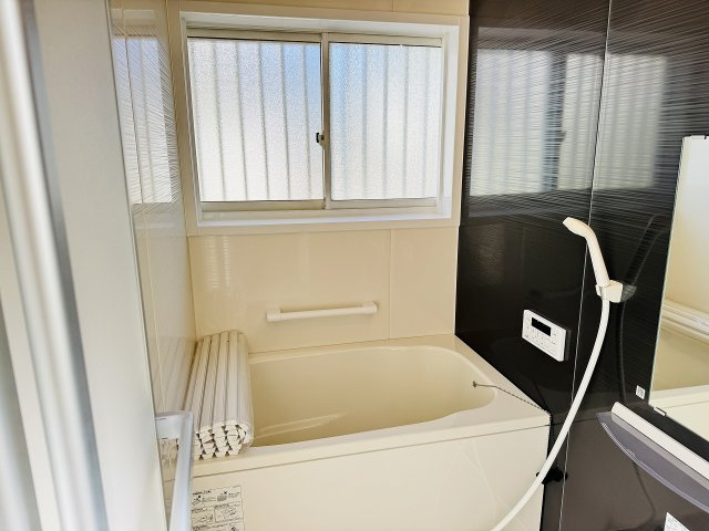 八王子市　加住町　中古戸建ての浴室|～新規交換したキレイなバスルーム　気持ち良く湯船に浸かる事が出来ます～