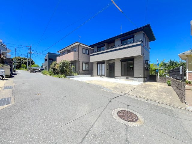 青葉3丁目戸建ての前面道路含む現地写真