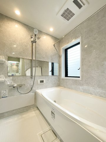 豊中市少路1丁目戸建ての浴室