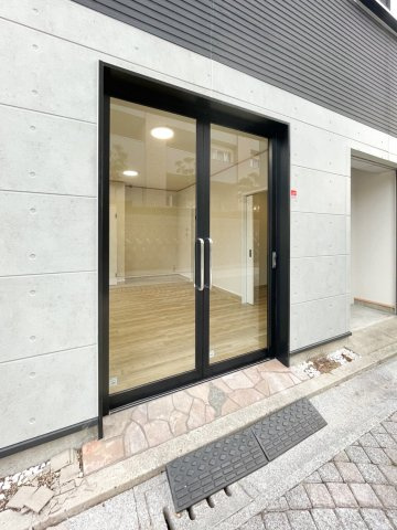 豊中市少路1丁目戸建ての玄関