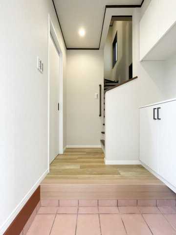 豊中市少路1丁目戸建ての玄関