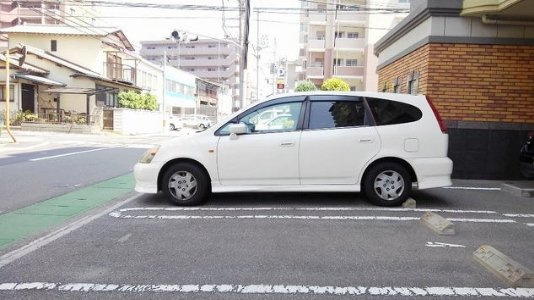 ホークシティ駅南の駐車場
